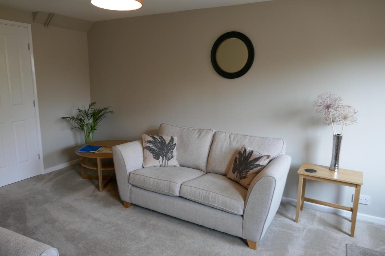 2 Bedroom House Walking Distance To Centre With Free Parking York